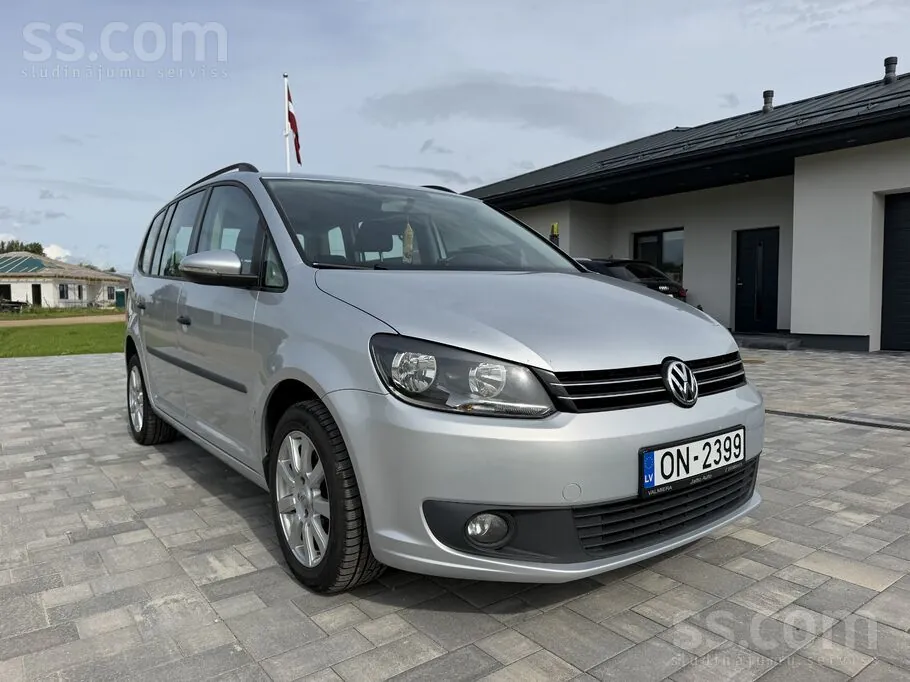 Volkswagen Touran 2014 photo 2