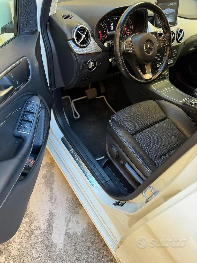 Mercedes-Benz C-Class 2018 photo 5
