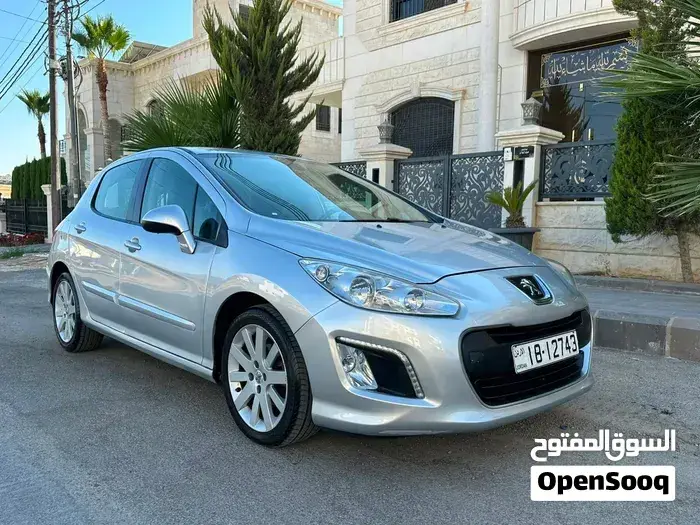 Peugeot 308 2012 photo 4