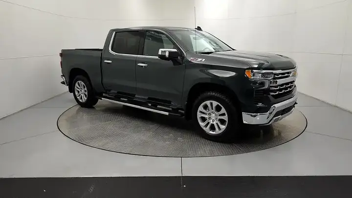 Chevrolet Silverado 1500 2025 photo 2