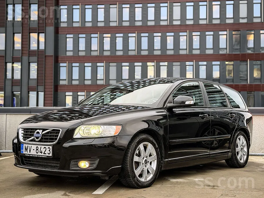 Volvo V50 2010 photo 2