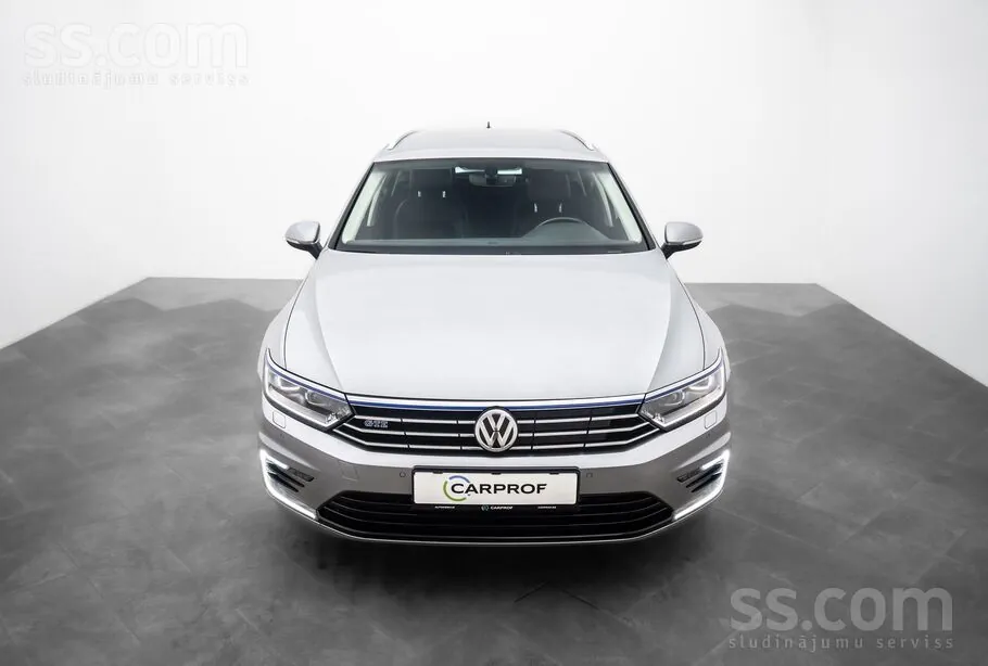 Volkswagen Passat 2018 photo 2
