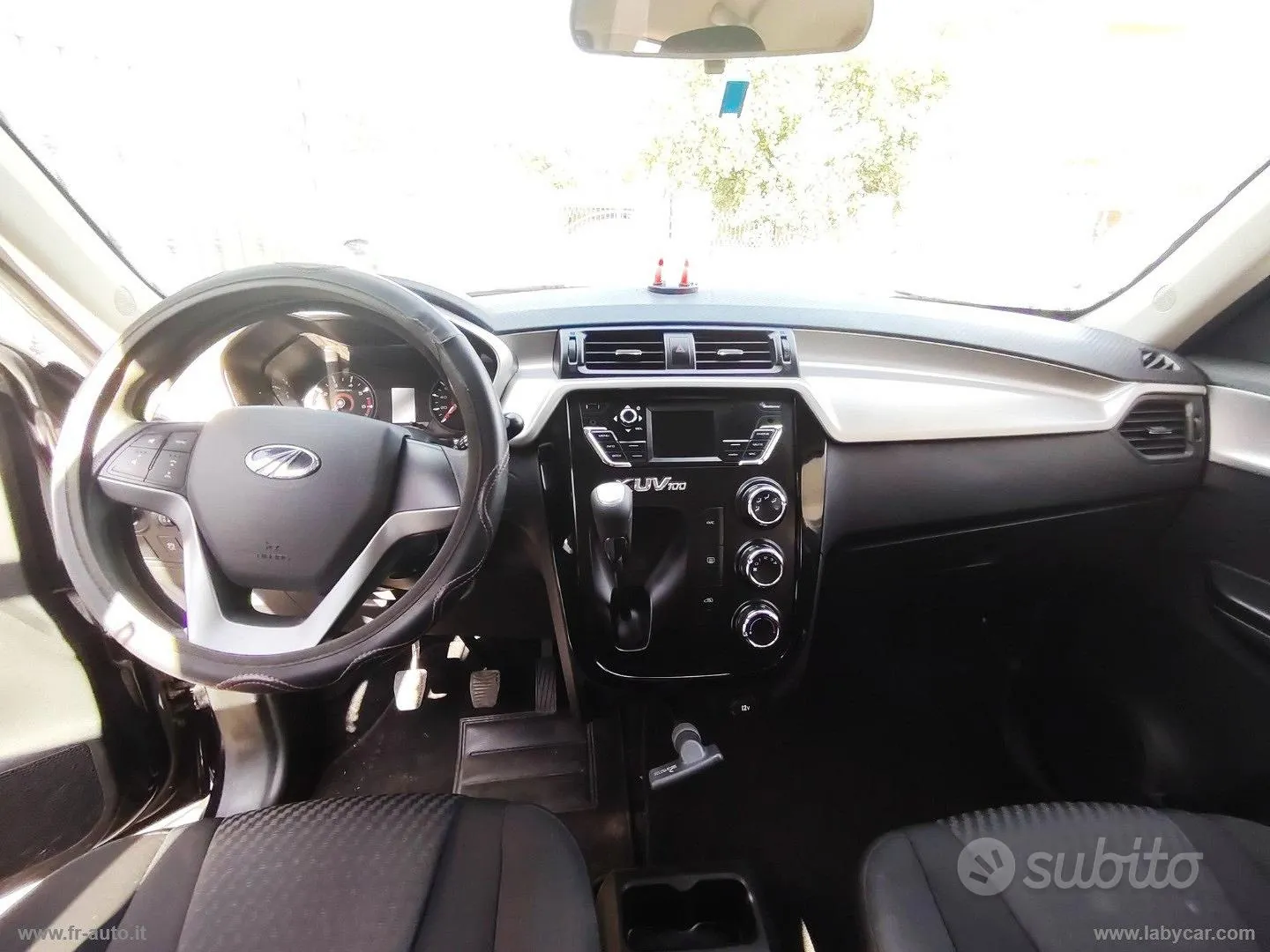 Mahindra Kuv100 2020 photo 4