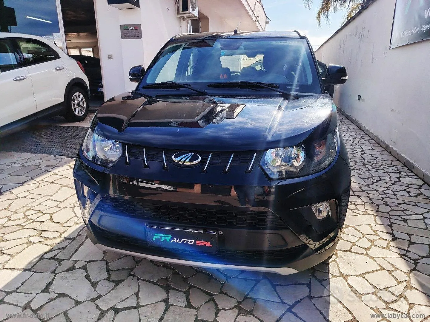 Mahindra Kuv100 2020 photo 2