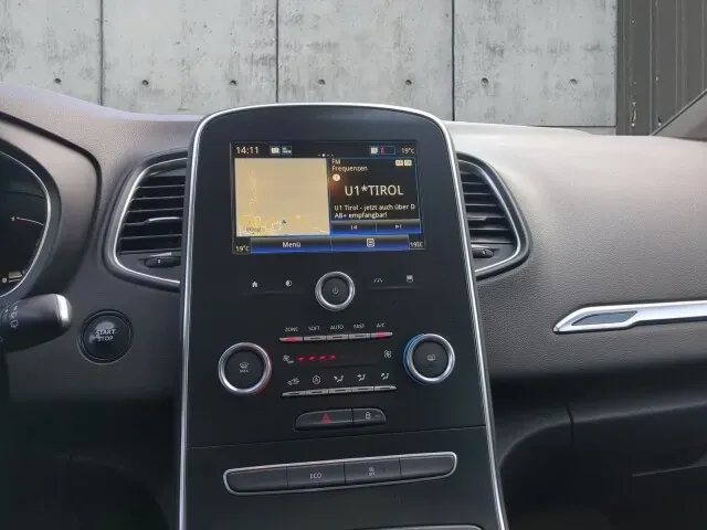 Renault Scénic 2019 photo 2