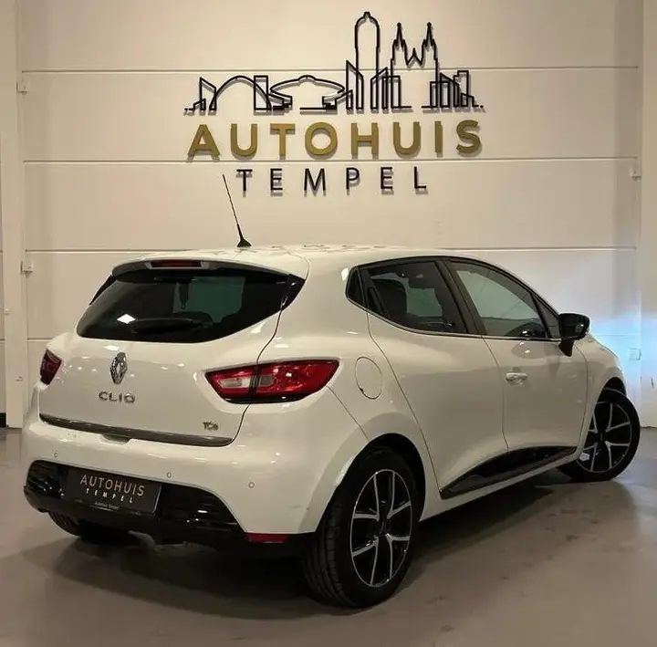 Renault Clio 2016 photo 2