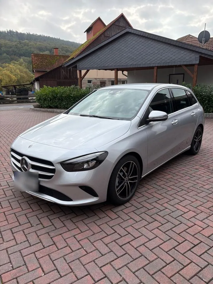 Mercedes-Benz B 200