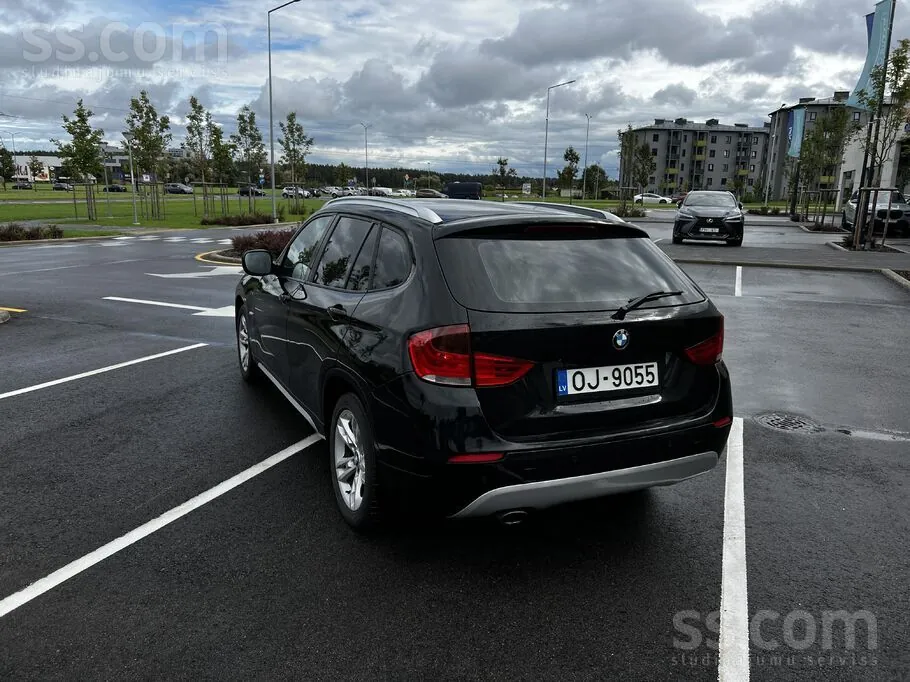 BMW X1 2010 photo 2