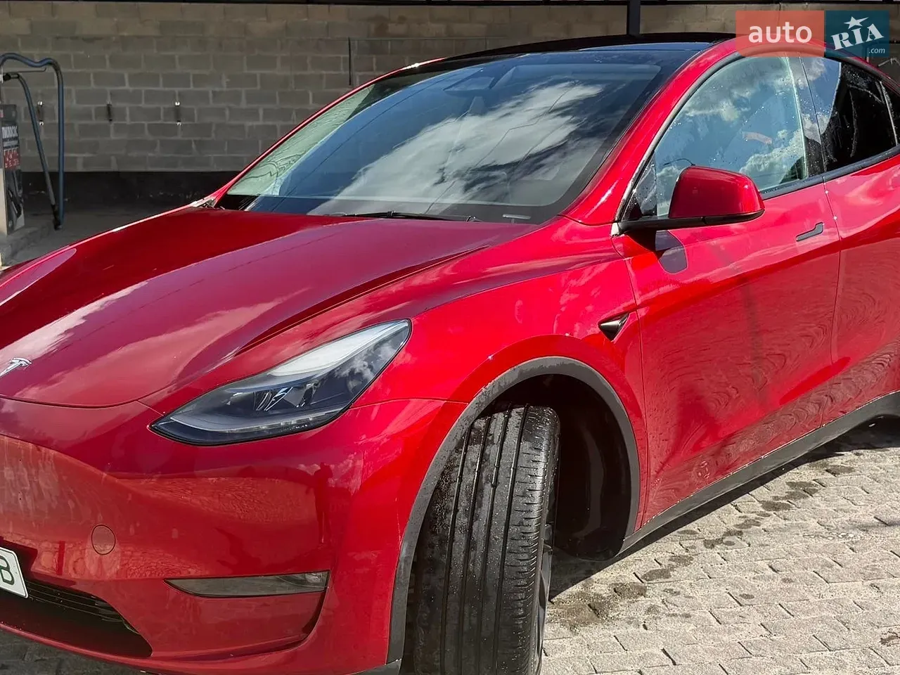 Tesla Model Y 2024 photo 2