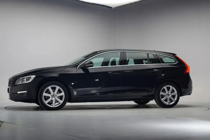 Volvo V60 2017 photo 2