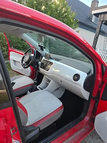 Volkswagen Up 2013 photo 4