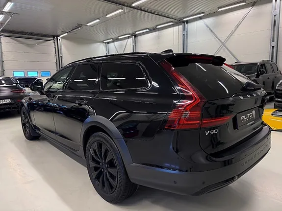 Volvo V90 Cross Country 2024 photo 3