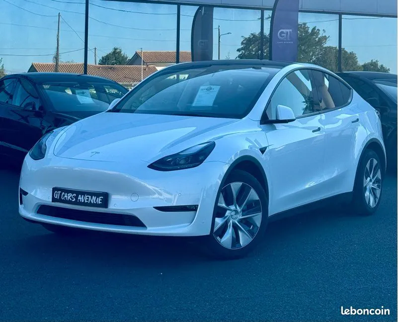 Tesla Model Y 2022 photo 2
