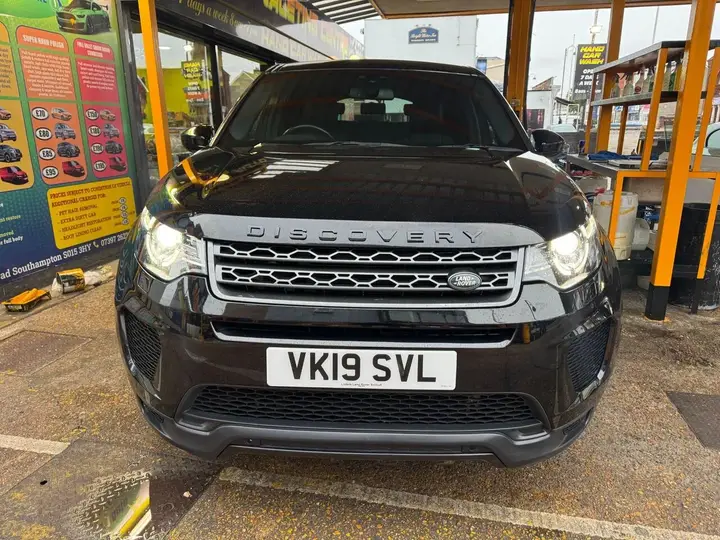 Land Rover Discovery Sport 2019 photo 2