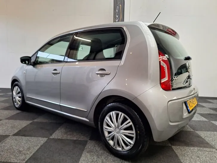 Volkswagen Up 2016 photo 3