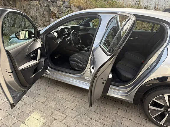 Peugeot 208 2020 photo 3