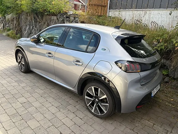 Peugeot 208 2020 photo 2