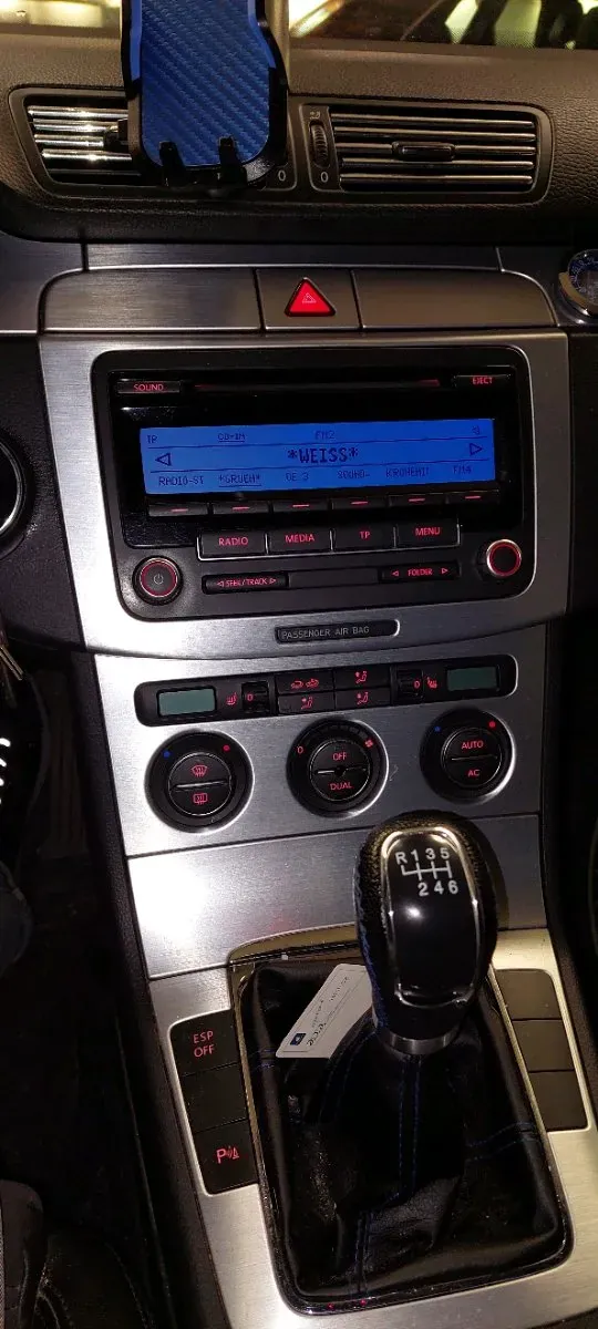 Volkswagen Passat 2009 photo 2