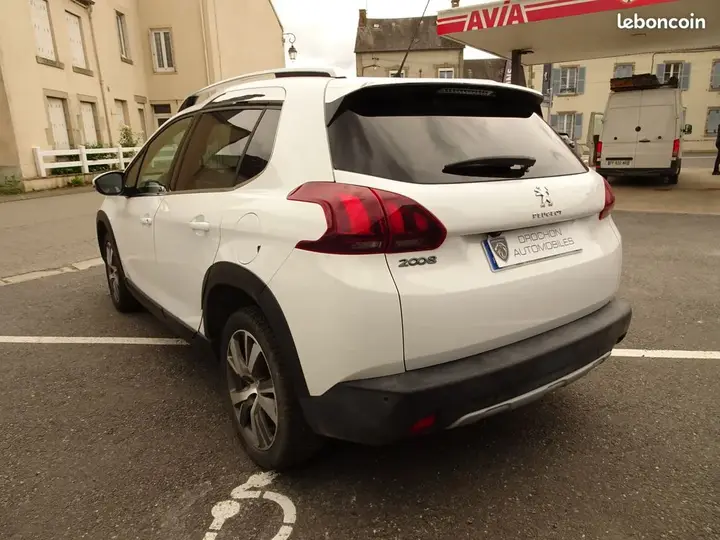 Peugeot 2008 2019 photo 5