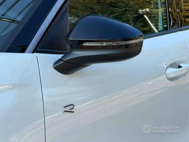 Volkswagen T-Roc photo 3