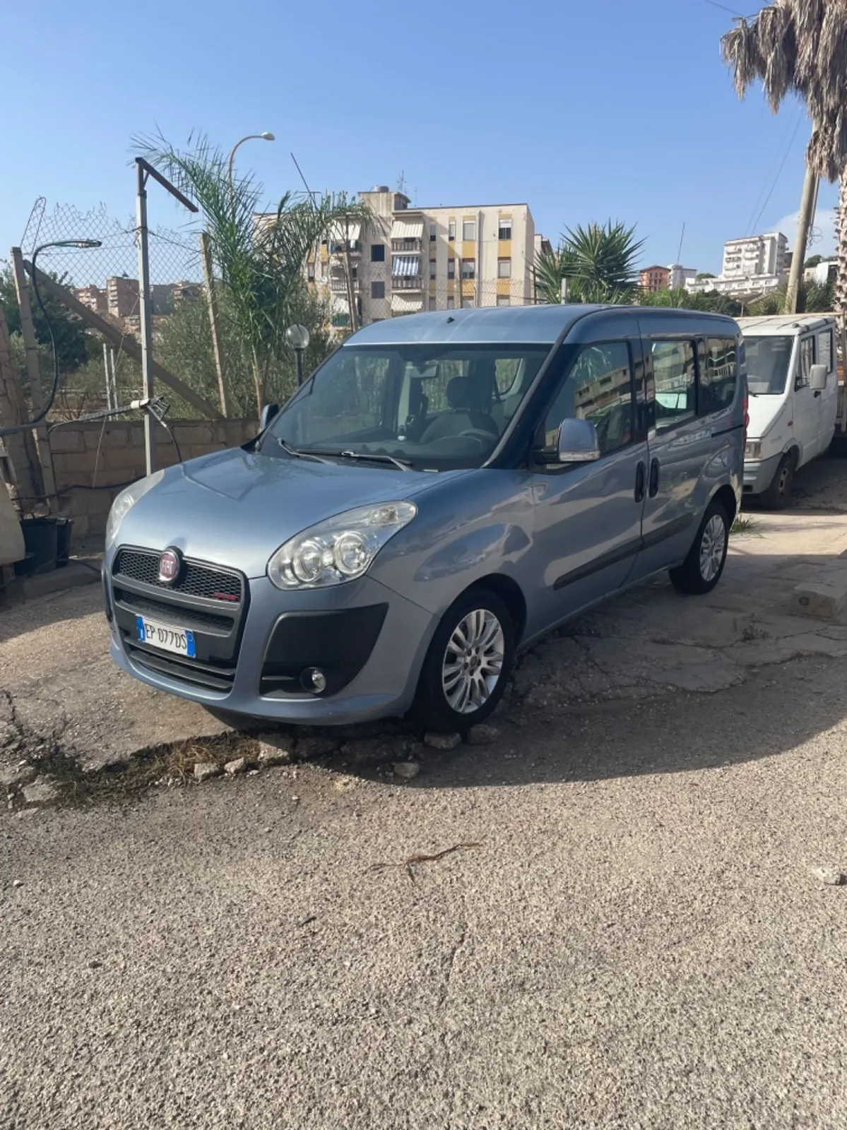Fiat Doblo 2012 photo 3