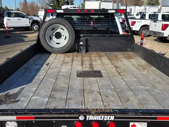Ford Super Duty F-550 2025 photo 5