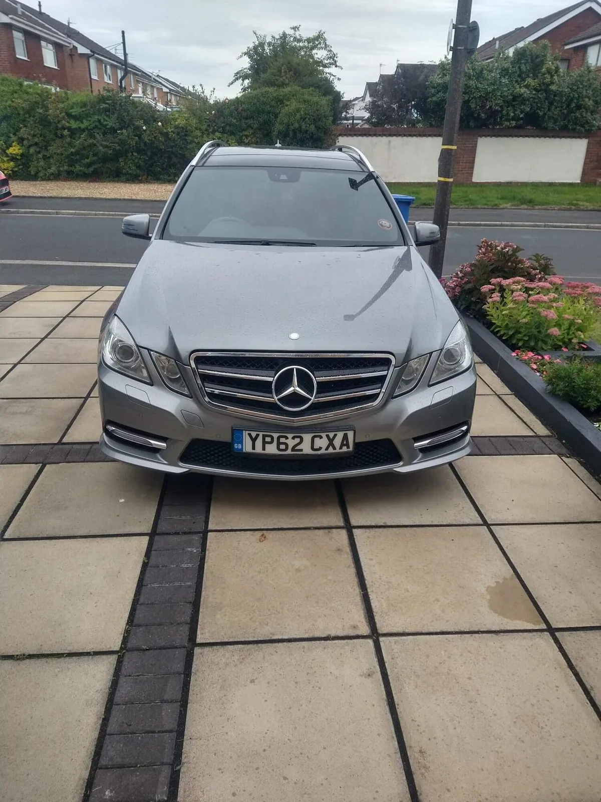 Mercedes-Benz E-Class 2012 photo 2