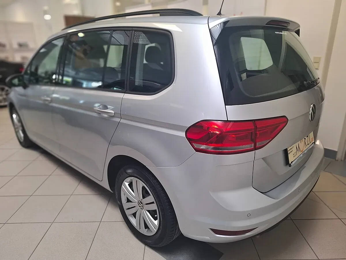 Volkswagen Touran 2023 photo 3
