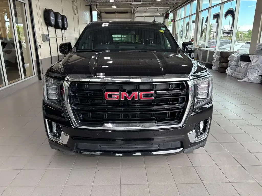GMC Yukon 2023 photo 2