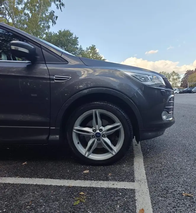 Ford Kuga 2015 photo 2
