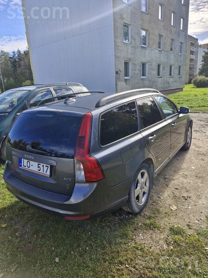 Volvo V50 2008 photo 2