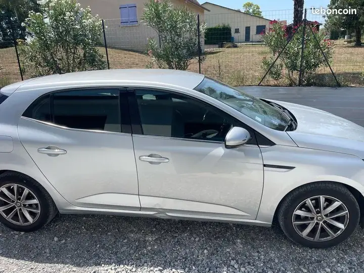 Renault Megane 2016 photo 2
