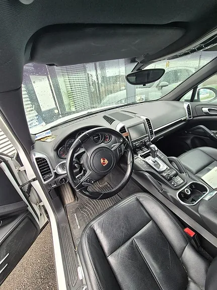 Porsche Cayenne 2012 photo 3