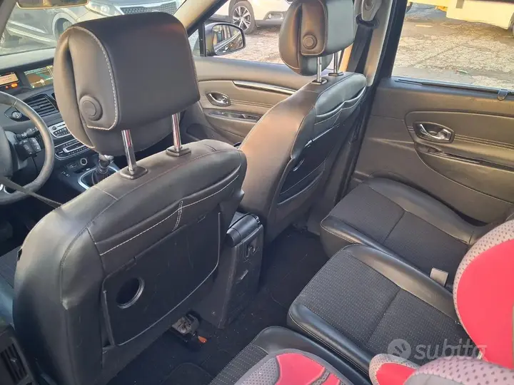 Renault Scenic 2012 photo 5