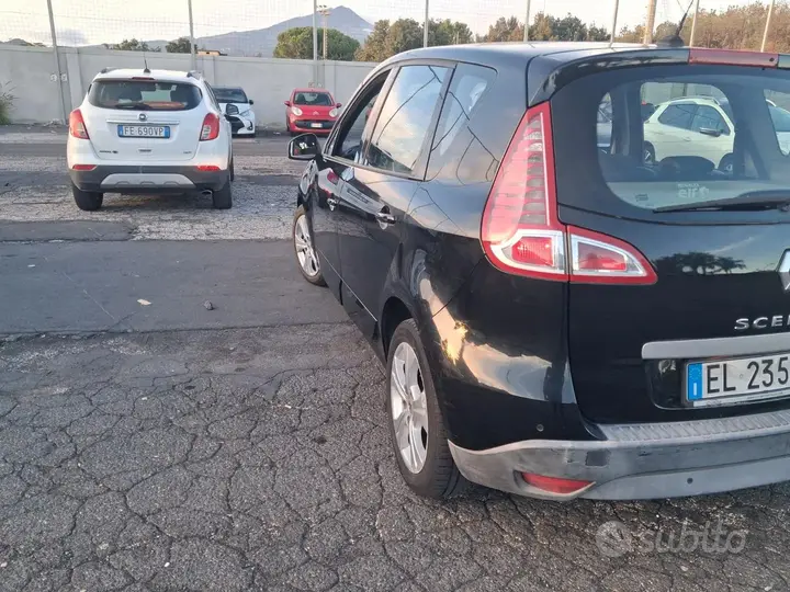 Renault Scenic 2012 photo 3