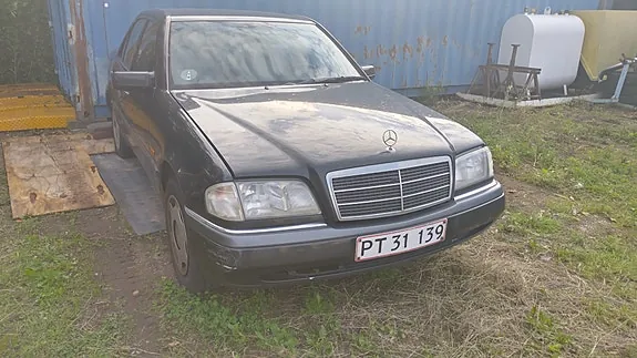 Mercedes-Benz C180 1994 photo 2