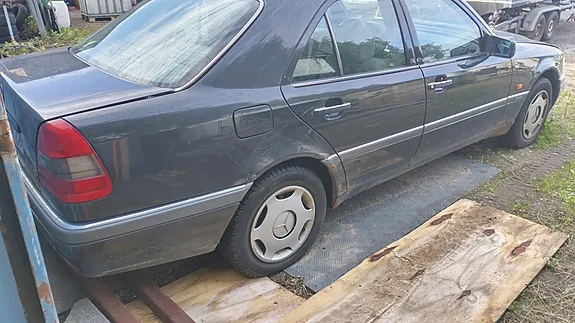Mercedes-Benz C180 1994 photo 3