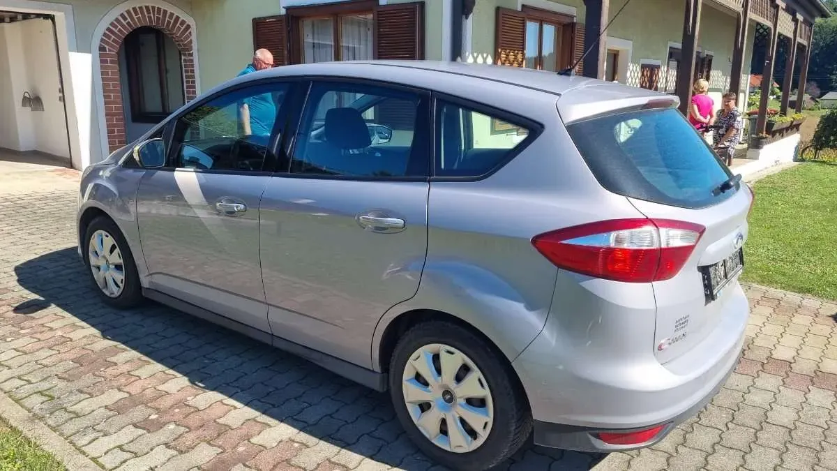 Ford C-Max 2010 photo 2