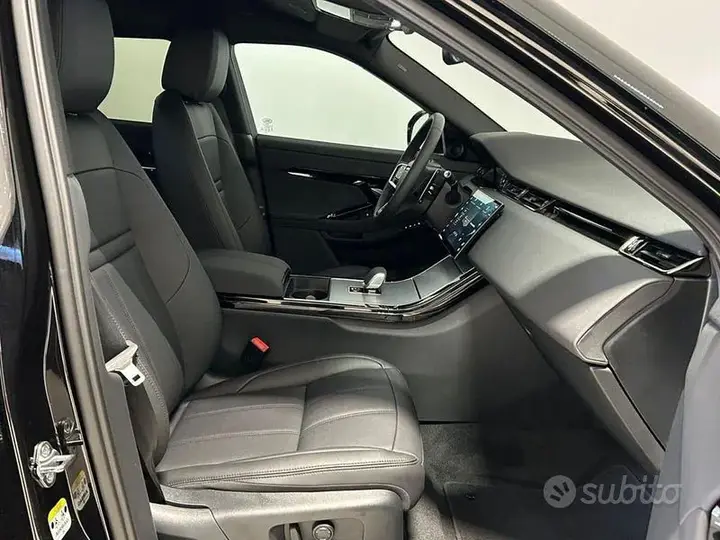 Land Rover Evoque 2024 photo 3