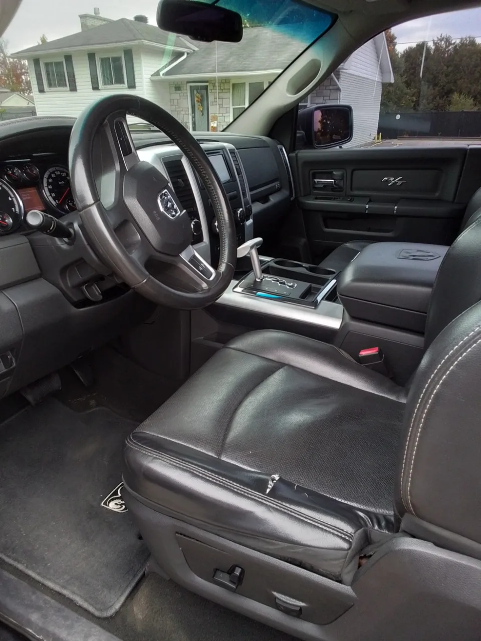Dodge Ram 1500 2010 photo 4