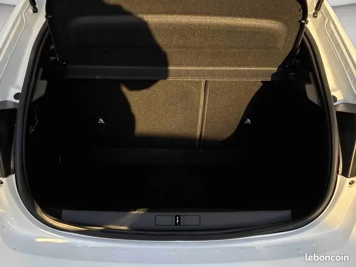 Peugeot 208 2024 photo 5