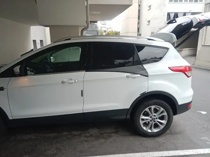 Ford Kuga 2013 photo 2