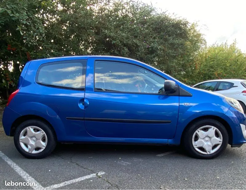 Renault Twingo 2010 photo 2