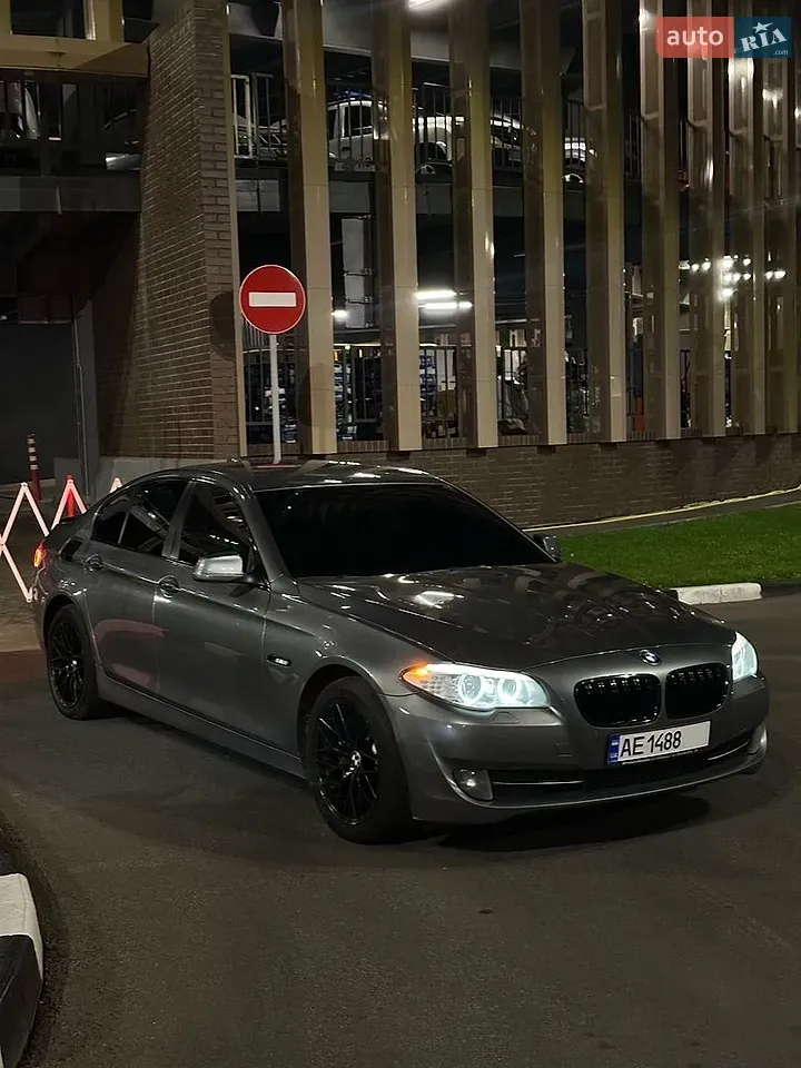 BMW 5 Series 2011 photo 4