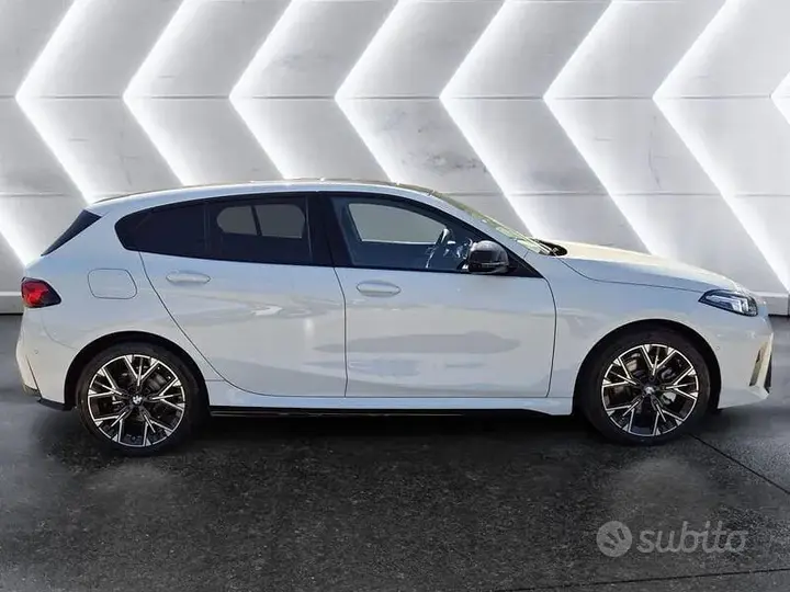 BMW 1 Series 2026 photo 5