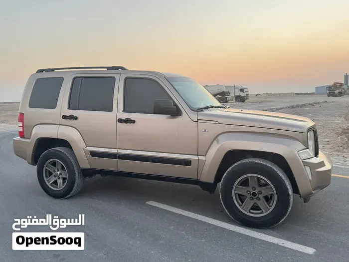 Jeep Cherokee 2012 photo 3