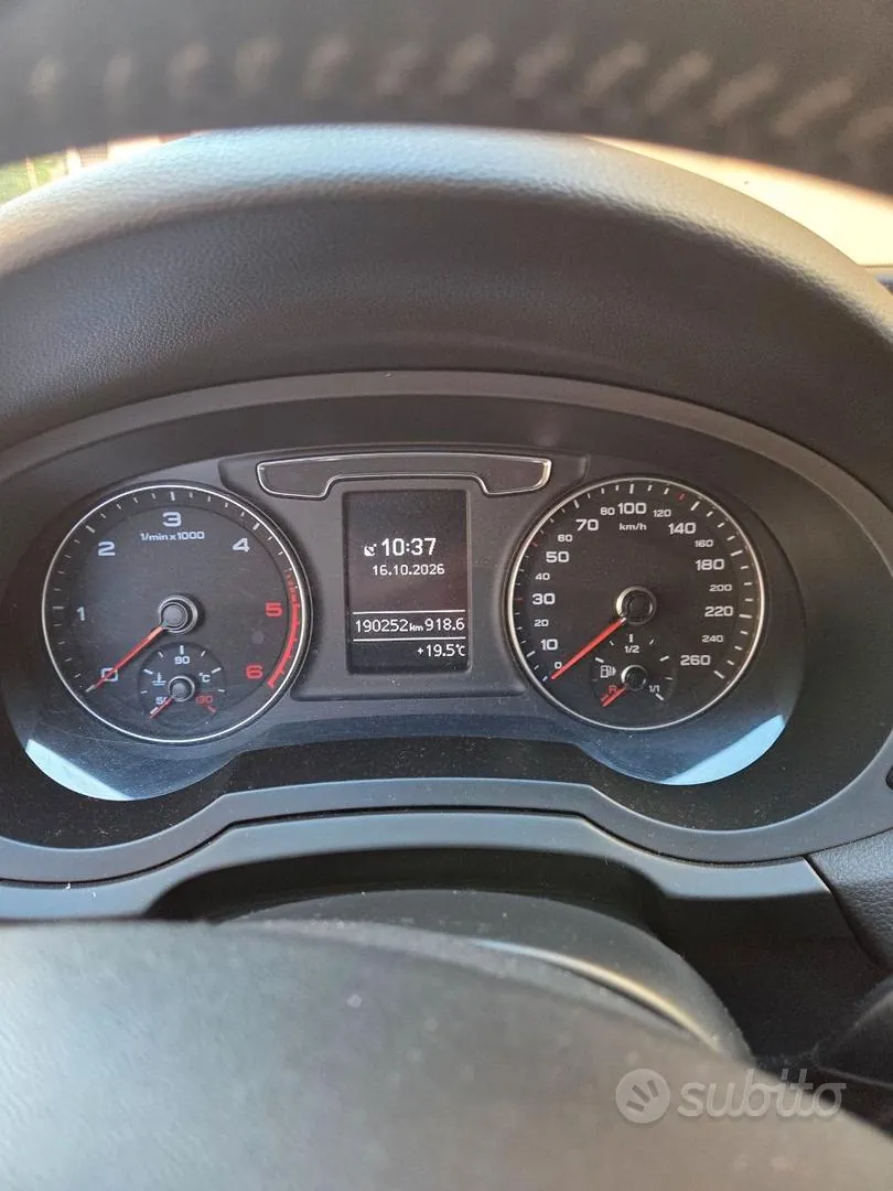 Audi Q3 2015 photo 3