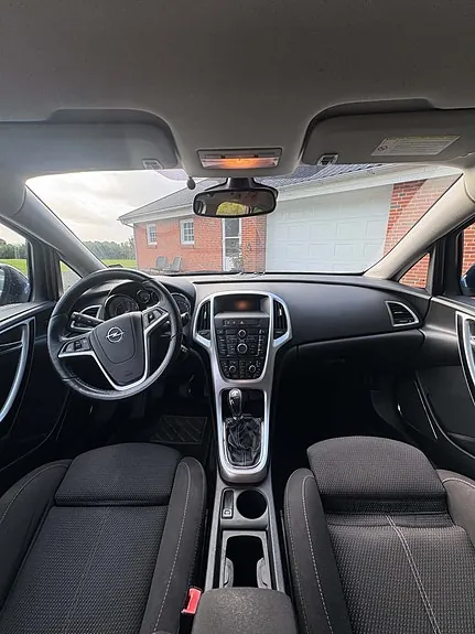 Opel Astra 2011 photo 5