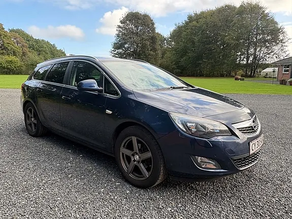 Opel Astra 2011 photo 3