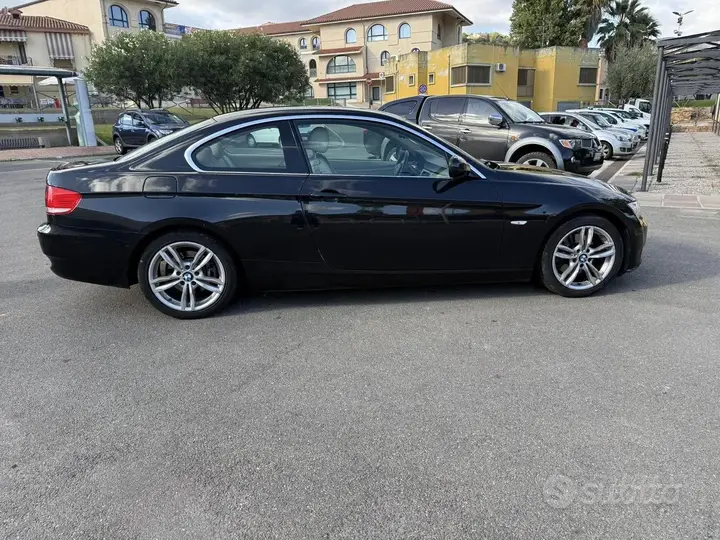 BMW 320D 2010 photo 3